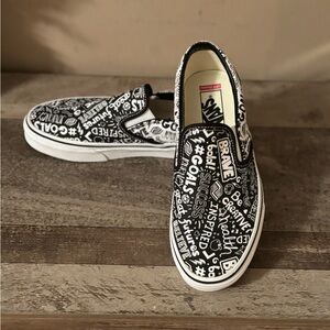 CUSTOM VANS AMERICA NEEDS CLUB KIDS GRAPHIC SLIP ONS  MENS SIZE 6.5, WOMENS 8 .